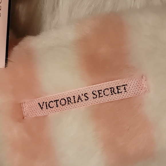NWT Victoria's secret fur stripped house slippers. Size Medium - Picture 2 of 7